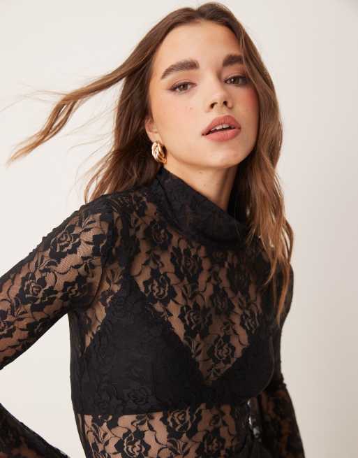 ASOS DESIGN – Svart topp i skir spets med polokrage och utsvängda ärmar, 2 av 4
