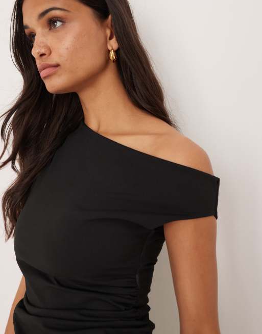 ASOS DESIGN – Svart topp med bar axel och rynkade detaljer, 3 av 4