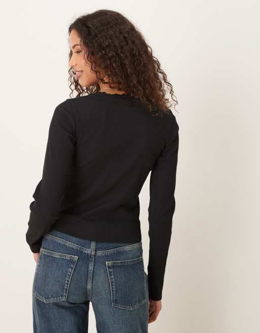 ASOS DESIGN – Svart topp med långa ärmar, rund halsringning och spetskant, 3 av 4