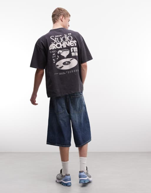 ASOS DESIGN – Svart, tvättad t-shirt i boxig, oversized fit med skivtryck, 4 av 5