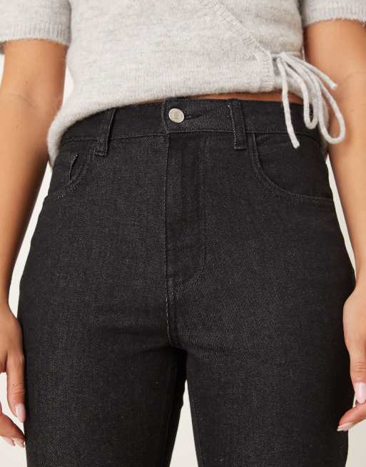 ASOS DESIGN – Svarta, ankellånga jeans med utsvängd design, 5 av 5