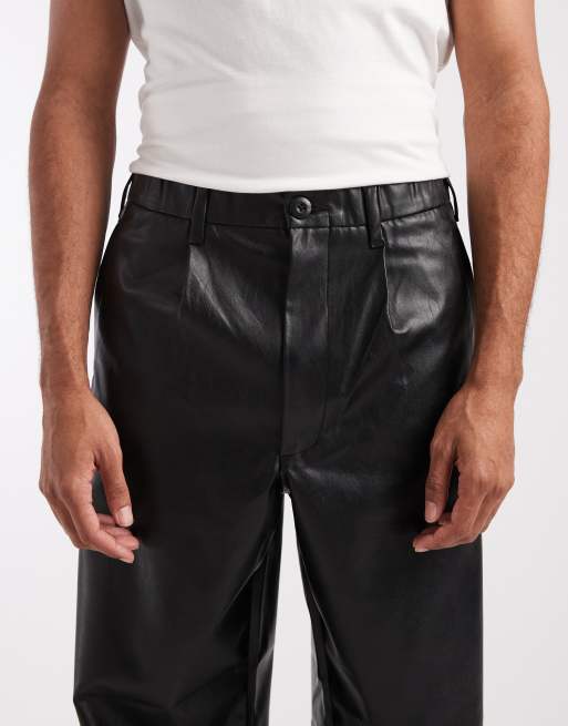 ASOS DESIGN – Svarta, avsmalnande byxor i läderimitation och relaxed fit, 4 av 5