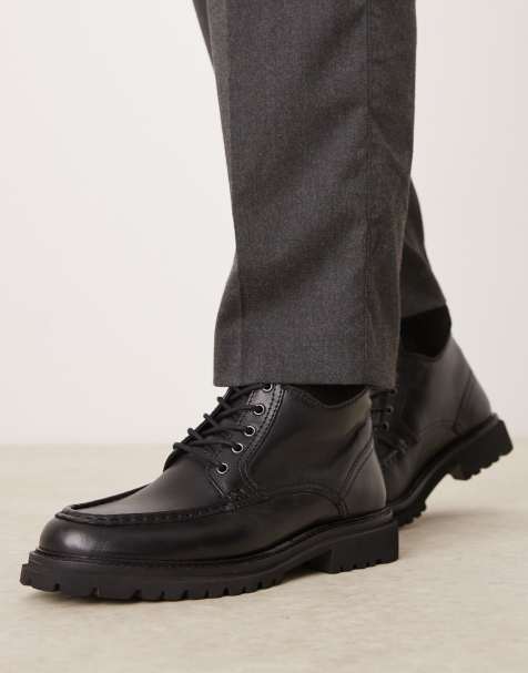 ASOS DESIGN – Svarta boots i blankt läder med snörning och apron-söm vid tån - view 1