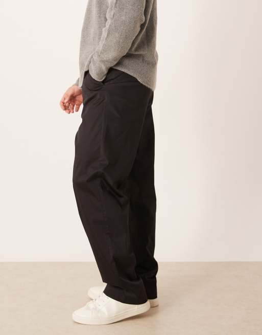 ASOS DESIGN – Svarta byxor i satin med baggy stil och veck, 3 av 5
