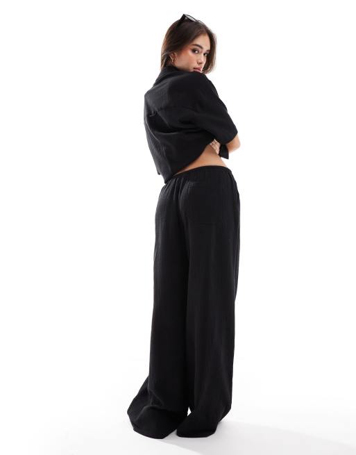 ASOS DESIGN – Svarta byxor i tunn väv med knytmidja, 2 av 5