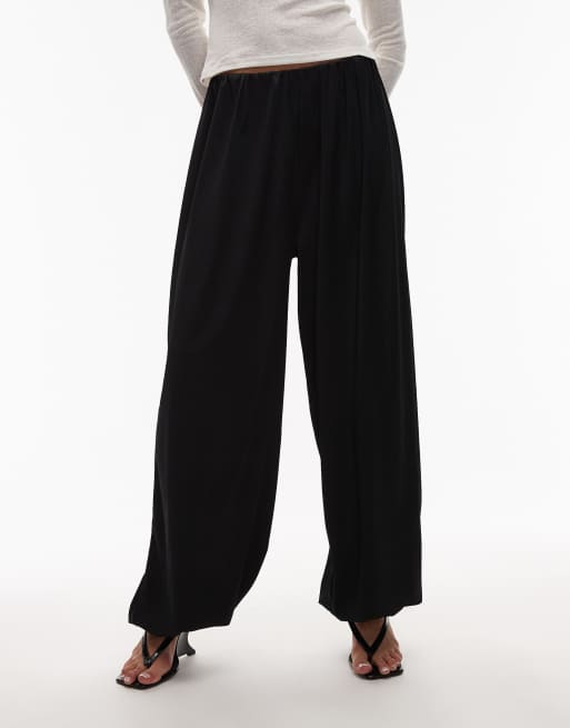 ASOS DESIGN – Svarta byxor med ballongben i satin och twill, 2 av 5