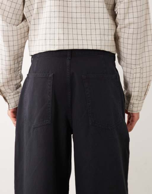 ASOS DESIGN – Svarta byxor med barrelben och veck, 5 av 5