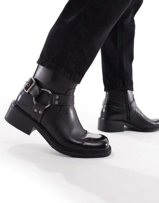 ASOS DESIGN – Svarta chealseaboots i bikerstil med spännen, 2 av 4