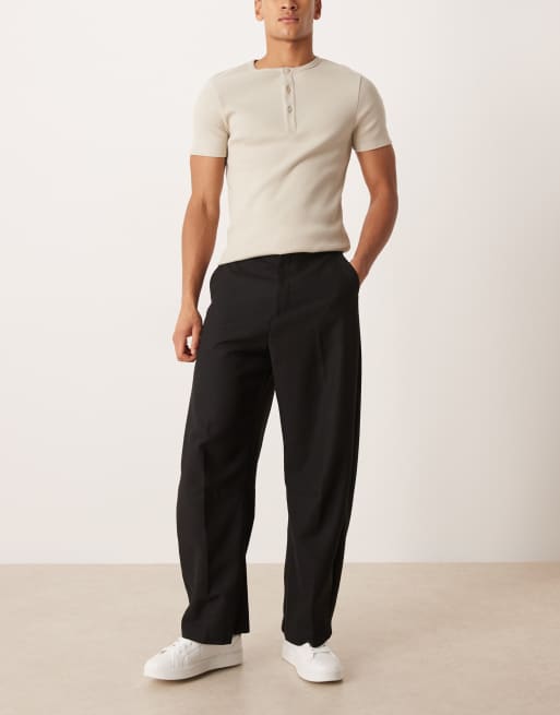 ASOS DESIGN – Svarta, figursydda byxor i ylleblandad twill med barrelben, 2 av 5