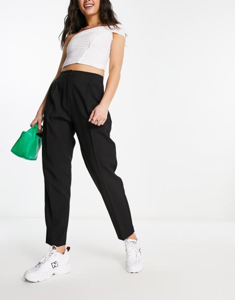 ASOS DESIGN – Svarta, figursydda byxor med avsmalnande passform - view 1