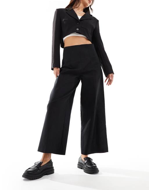 ASOS DESIGN – Svarta, figursydda culotte-byxor i linne