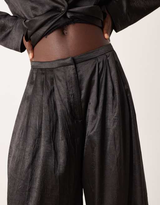 ASOS DESIGN – Svarta, figursydda och ostrukturerade palazzobyxor, del av set , 4 av 5
