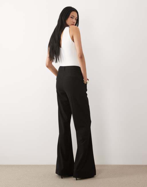 ASOS DESIGN – Svarta, figursydda, utsvängda byxor, 5 av 5