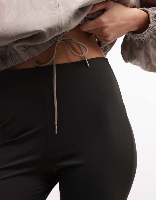 ASOS DESIGN – Svarta, formande caprileggings, 4 av 5