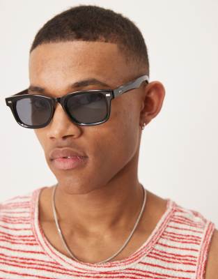 ASOS DESIGN – Svarta, fyrkantiga solglasögon med mörka glas - view 1