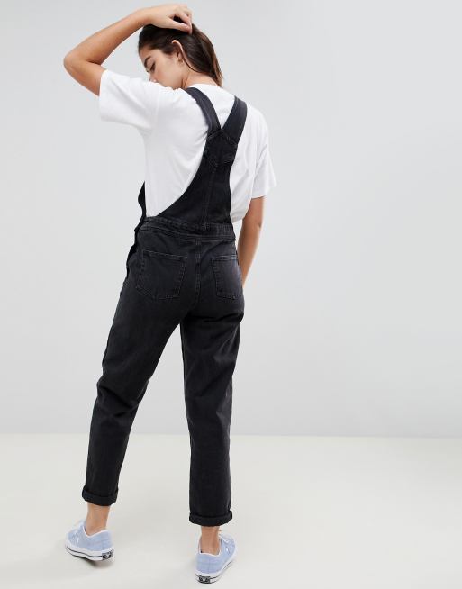 ASOS DESIGN – Svarta hängselbyxor i denim, 2 av 4