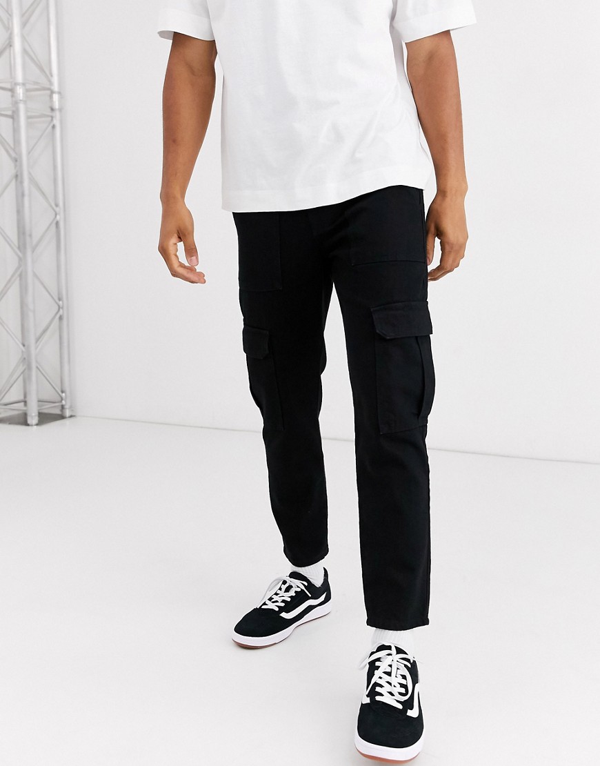 ASOS DESIGN – Svarta klassiska jeans utan stretch med cargofickor