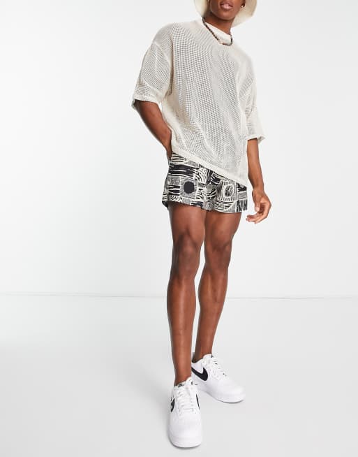 ASOS DESIGN – Svarta, korta badshorts med handritat mönster, del av set, 3 av 4