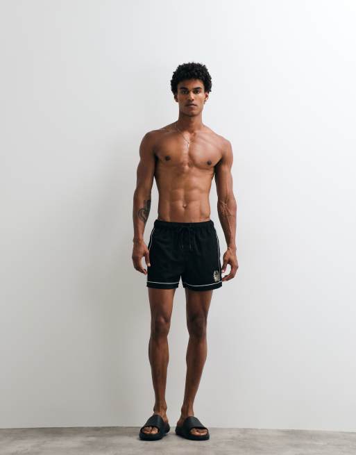 ASOS DESIGN – Svarta, korta badshorts med passpoaler och broderi, 2 av 5