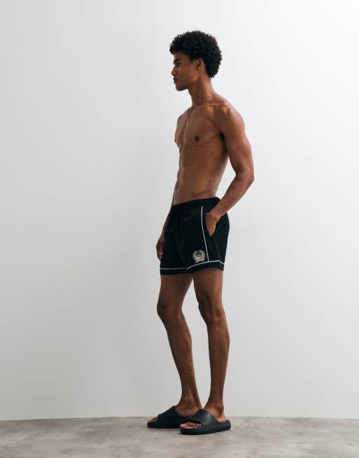 ASOS DESIGN – Svarta, korta badshorts med passpoaler och broderi, 5 av 5