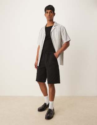 ASOS DESIGN – Svarta, långa cargoshorts med elastisk midja - view 1