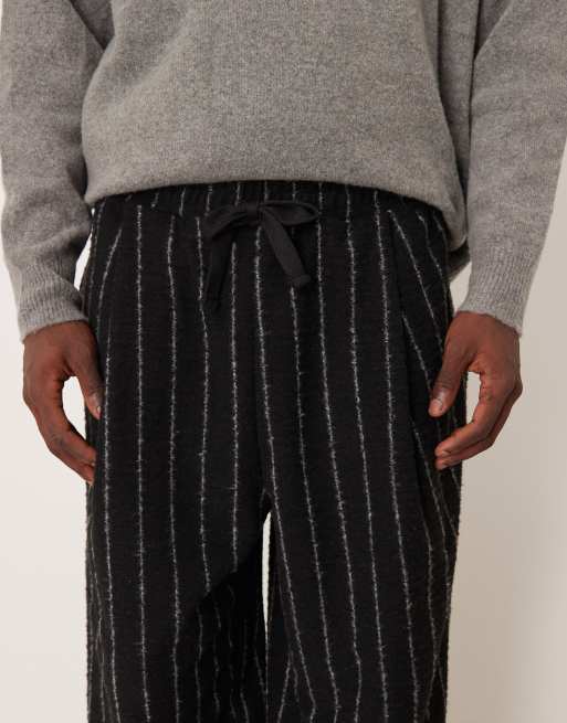 ASOS DESIGN – Svarta, lediga mjukisbyxor med randigt mönster, 5 av 5