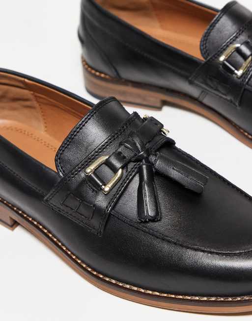 ASOS DESIGN – Svarta loafers i läder med guldfärgad metalldetalj, 2 av 3