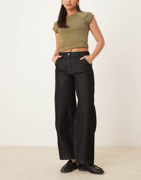 ASOS DESIGN – Svarta, naturvita barrel-jeans med smal passform - view 1