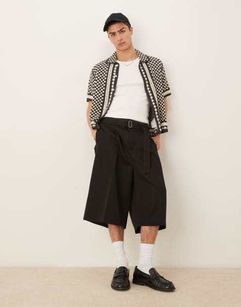 ASOS DESIGN – Svarta, plisserade bermudashorts i oversize med skärp - view 1