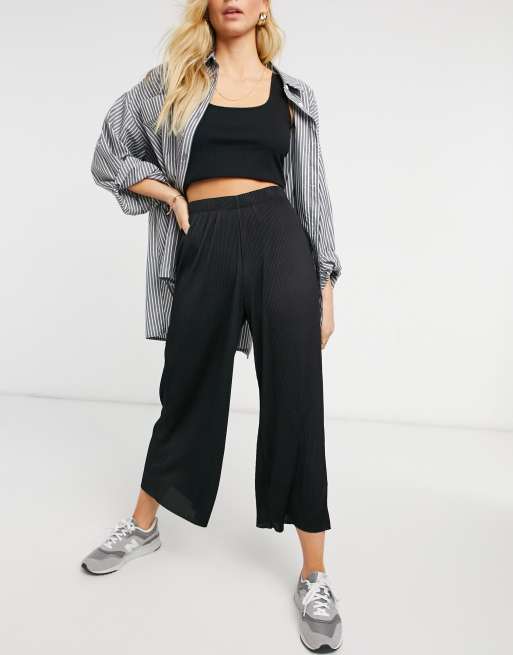 ASOS DESIGN – Svarta plisserade culotte-byxor