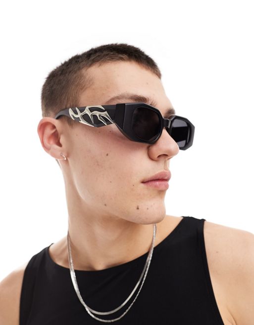 FhyzicsShops DESIGN – Svarta rektangulära solglasögon med grova, vinklade kanter och Y2K-detalj i grungestil