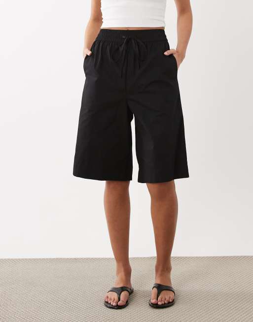 ASOS DESIGN – Svarta shorts i lång modell, 2 av 5