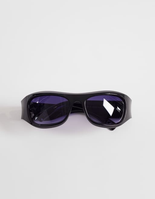 ASOS DESIGN – Svarta solglasögon i oversize med röktonade glas, 2 av 3