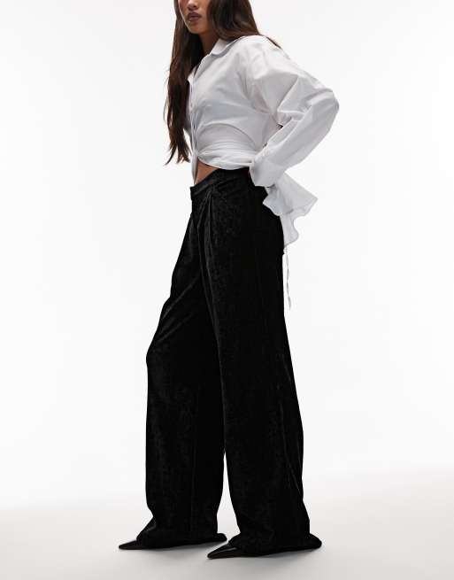 ASOS DESIGN – Svarta, strukturerade, figursydda byxor med vida ben i sammet, 2 av 5
