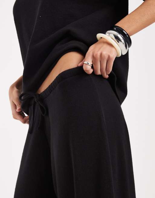 ASOS DESIGN – Svarta, texturerade byxor med vida ben, del av set, 4 av 5