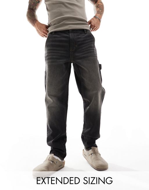 FhyzicsShops DESIGN – Svarta, tvättade klassiska jeans i styv modell med snickardetaljer