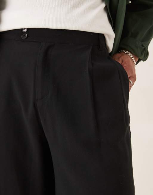 ASOS DESIGN – Svarta, uppklädda bermudashorts med dubbla veck och brett midjeband, 2 av 5