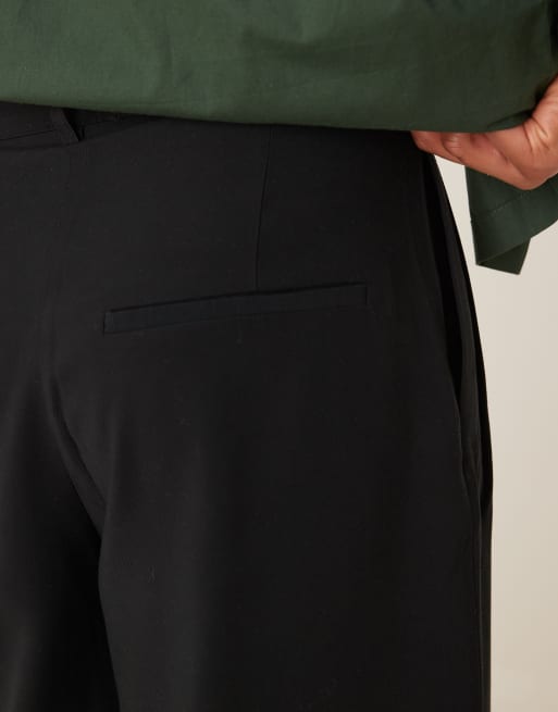 ASOS DESIGN – Svarta, uppklädda bermudashorts med dubbla veck och brett midjeband, 4 av 5