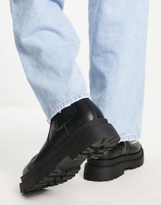 ASOS DESIGN – Svarta vadhöga chelseaboots i läderimitation med grov sula, 2 av 4
