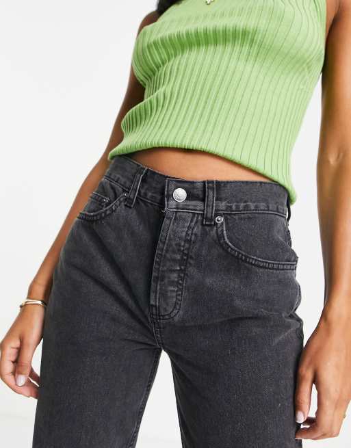 ASOS DESIGN – Svarttvättade, raka jeans med medelhög midja, 3 av 4