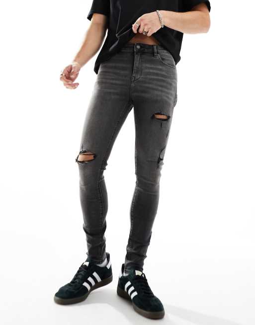 ASOS DESIGN – Svarttvättade spray on-jeans med powerstretch och revor, 3 av 5