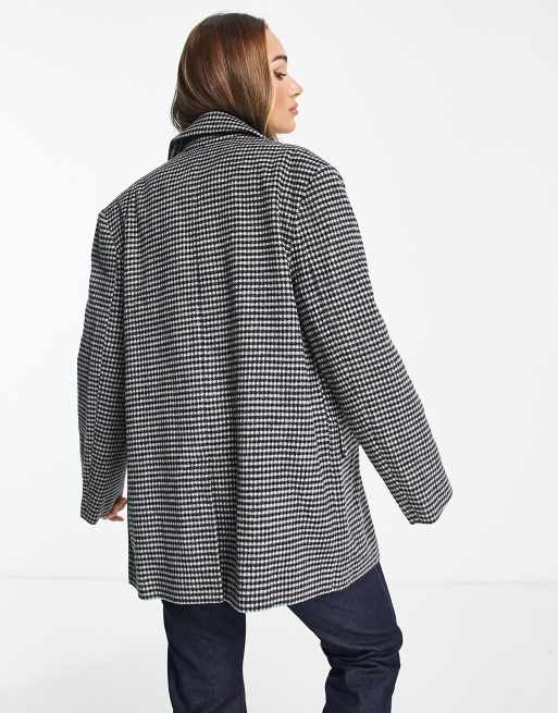 ASOS DESIGN – Svartvit, hundtandsmönstrad, borstad jacka i farfarsmodell av ylletyg, 2 av 4