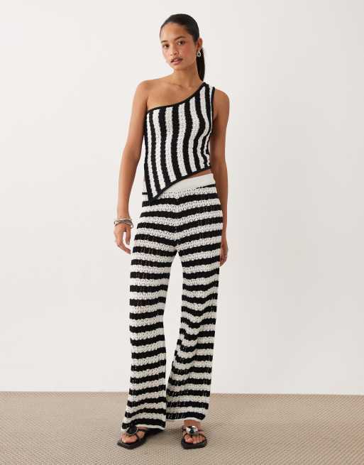 ASOS DESIGN – Svartvit, randig, slubvävd topp i enaxlad design, del av set, 2 av 4