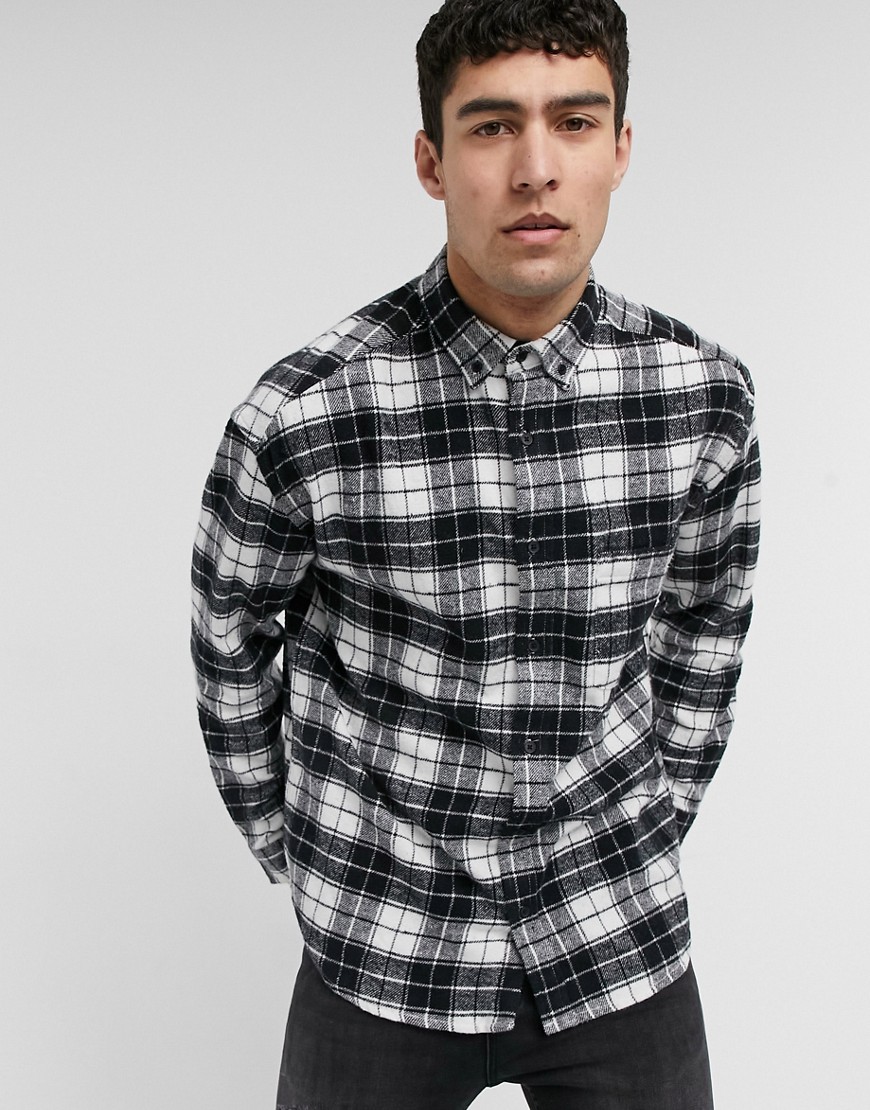 ASOS DESIGN – Svartvit, rutig oversize-skjorta i 90-talsstil och borstad flanell