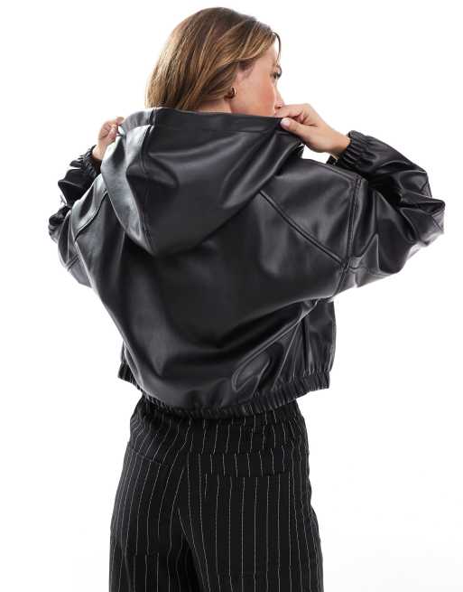 ASOS DESIGN - Sweat à capuche court en similicuir avec fermeture éclair - Noir, 4 de 4