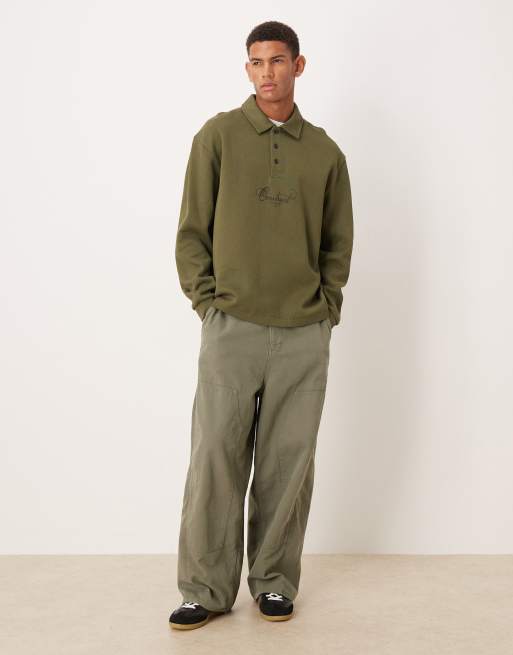 ASOS DESIGN - Sweat côtelé à col polo avec inscription et étiquette logo - Kaki, 2 de 5