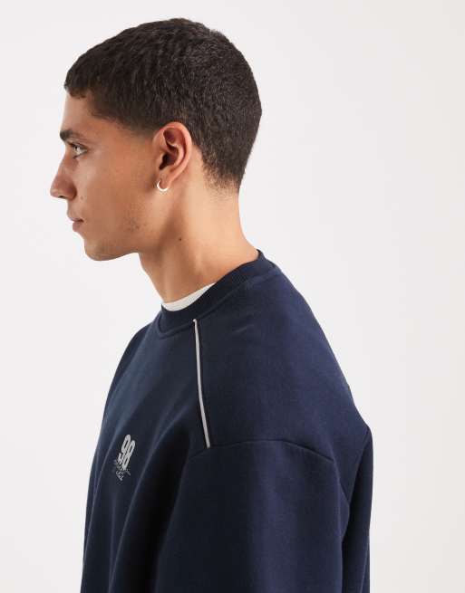 ASOS DESIGN - Sweat décontracté avec passepoil et numéro de sport - Bleu marine, 4 de 5