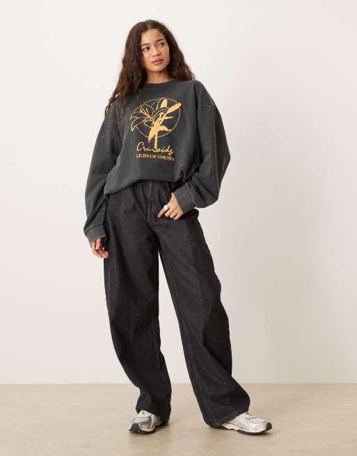 ASOS DESIGN - Sweat oversize à imprimé graphique fleur de lys - Anthracite, 2 de 4