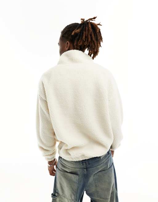 ASOS DESIGN - Sweat oversize en imitation peau de mouton avec col cheminée et poche à l'avant - Écru, 4 de 4