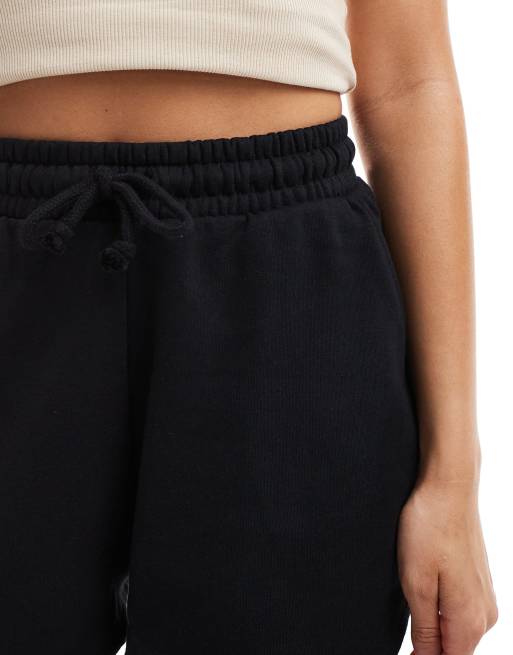 ASOS DESIGN sweat runner short in black , 5 of 5